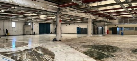 Lagerhaus in Cornate d'Adda, Italy 5350m², Nr. 166909 4