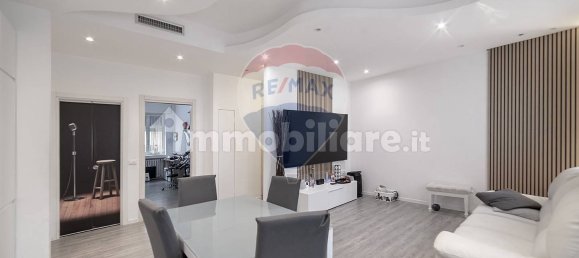 2 bedrooms Apartment in Sesto San Giovanni, Italy No. 323733 2