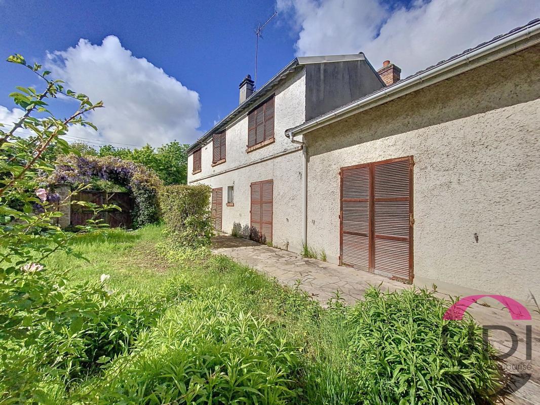 Casa de 3 dormitorios en Saint-Vrain, France No. 151339