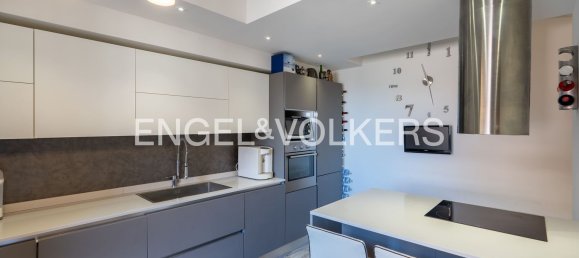 4 bedrooms Apartment in Genoa, Italy No. 328513 3