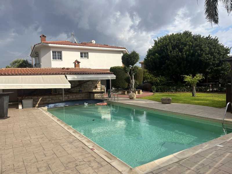 4 bedrooms House in Ypsonas, Cyprus No. 15048