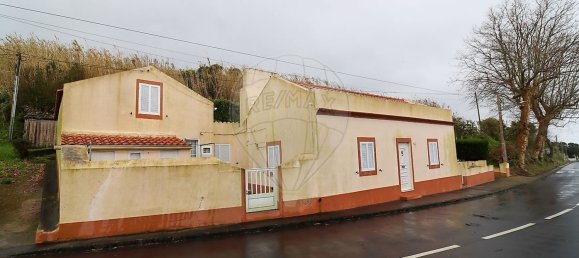 2 bedrooms House in Ponta Delgada, Portugal No. 44523 3