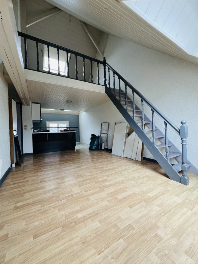 1-salle Bâtiment à Amiens, France No. 65876