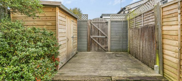 3 Schlafzimmer Haus in Egham, United Kingdom, Nr. 8638 40