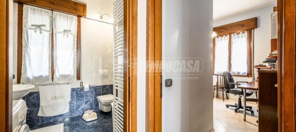 3 rooms Villa in Casalgrande, Italy No. 83101 12