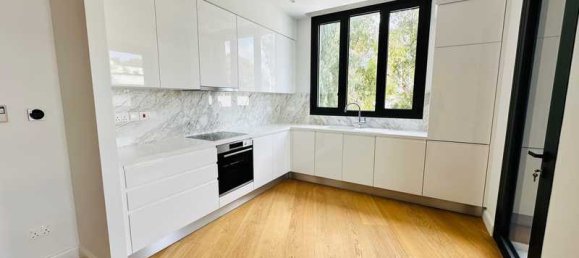 2 bedrooms Apartment in Limassol, Cyprus No. 10940 10