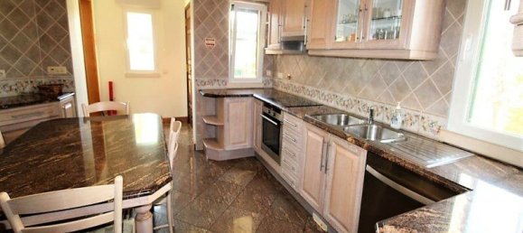 4 bedrooms Villa in Guia, Portugal No. 131004 3