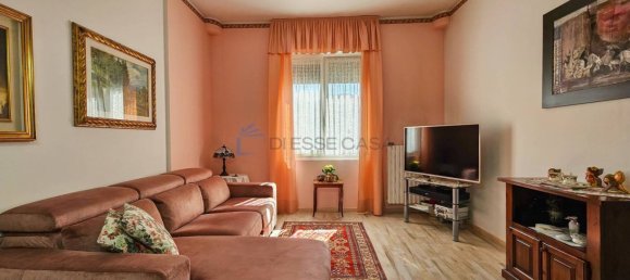 Apartamento de 2 dormitorios en Limbiate, Italy No. 344388 3