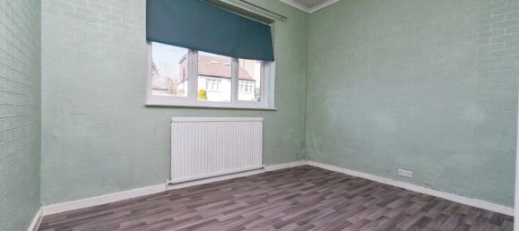 2 bedrooms Bungalow in Kenley, United Kingdom No. 8040 7