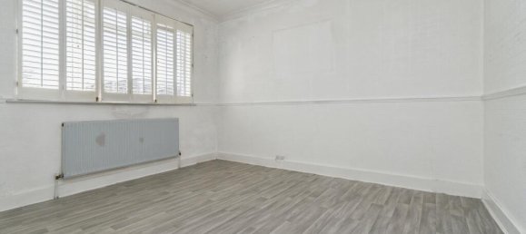 2 bedrooms Bungalow in Kenley, United Kingdom No. 8040 5