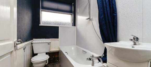 2 bedrooms Bungalow in Kenley, United Kingdom No. 8040 4