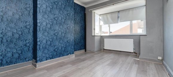 2 bedrooms Bungalow in Kenley, United Kingdom No. 8040 2