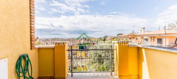 Дом с 5 комнатами в Помеция, Италия № 36784 21