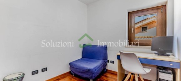 Дом с 5 комнатами в Помеция, Италия № 36784 16