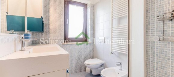 Дом с 5 комнатами в Помеция, Италия № 36784 8