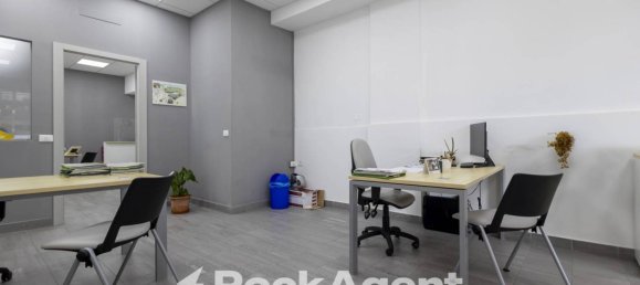 2 rooms Commercial property in Catanzaro, Italy No. 293789 3