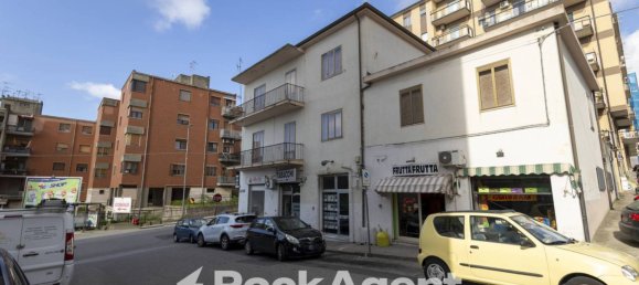 2 rooms Commercial property in Catanzaro, Italy No. 293789 11