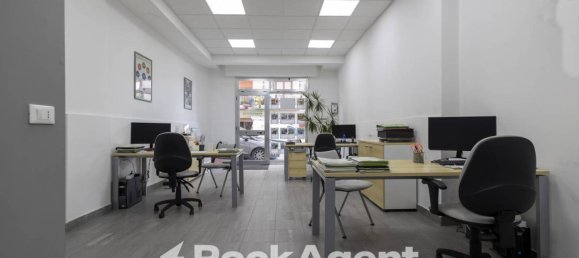 2 rooms Commercial property in Catanzaro, Italy No. 293789 5