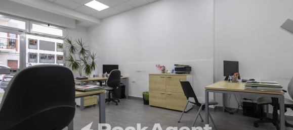 2 rooms Commercial property in Catanzaro, Italy No. 293789 6