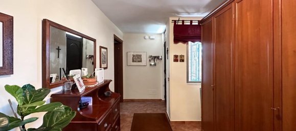 Casa de 3 dormitorios en Arpino, Italy No. 57397 4