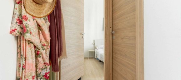 1 bedroom Apartment in Milan, Italy No. 270306 8