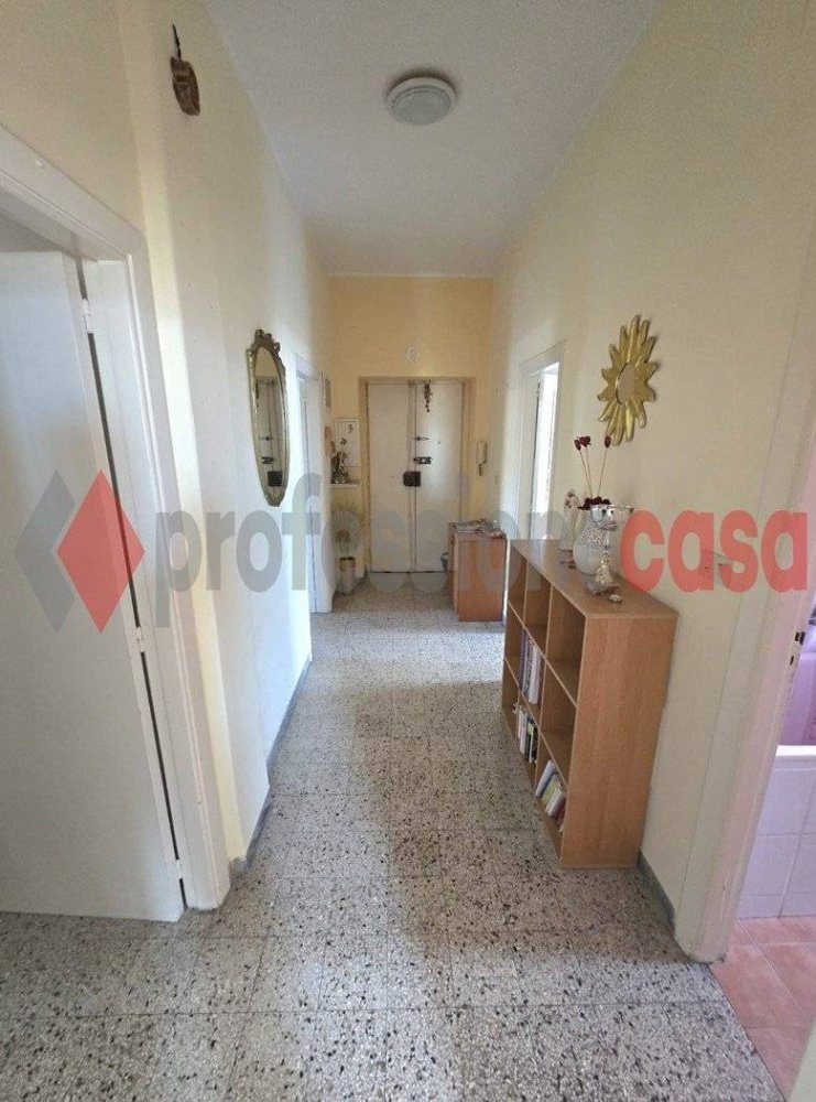Apartamento de 3 habitaciónes en Salerno, Italy No. 342637