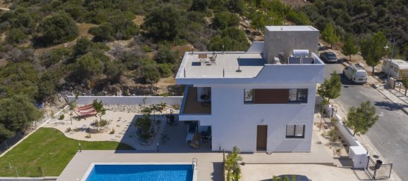 5 bedrooms House in Kouklia, Cyprus No. 9884 12