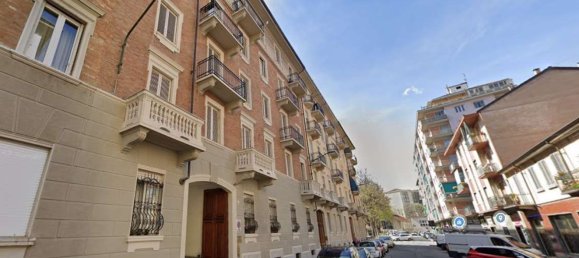 2 rooms Apartment in Turin, Italy No. 198271 2