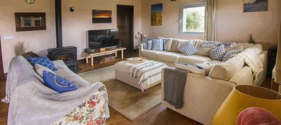 3 bedrooms Villa in Penne, Italy No. 260813 10