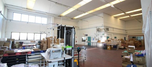 Almacén de 5 habitaciónes en Pogliano Milanese, Italy No. 91289 15