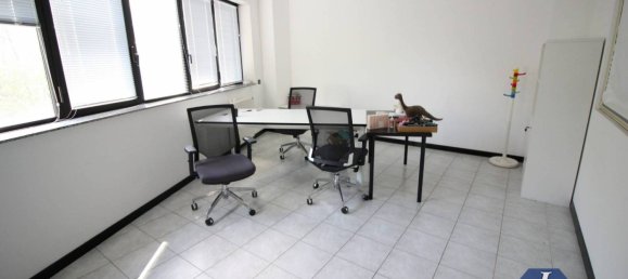 Almacén de 5 habitaciónes en Pogliano Milanese, Italy No. 91289 7