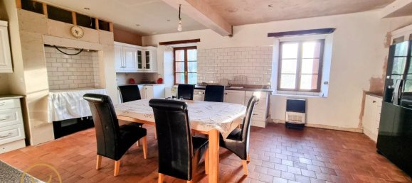 Casa de 5 dormitorios en Eaux-Puiseaux, France No. 84287 18