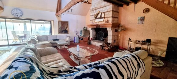 Casa de 5 dormitorios en Eaux-Puiseaux, France No. 84287 20