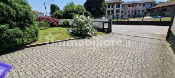 3 bedrooms Apartment in Cavallirio, Italy No. 334357 2