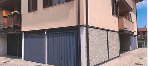 18m² Garage in Casaletto Lodigiano, Italy No. 299711 2