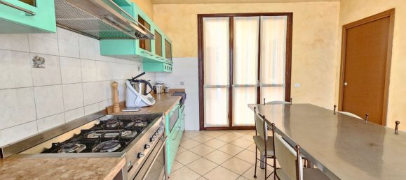 Villa de 5 divisões em Lonato del Garda, Italy N.º 270390 9