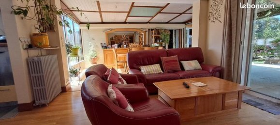 Casa de 4 dormitorios en Laval, France No. 312669 3