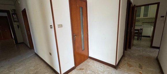 5 Schlafzimmer Wohnung in Taranto, Italy, Nr. 334372 14