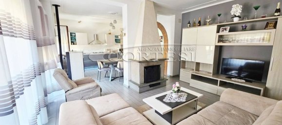 6 rooms Apartment in Umbertide, Italy No. 281436 3