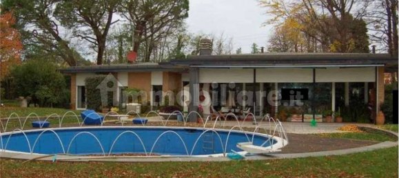 Apartamento de 4 dormitorios en Albizzate, Italy No. 280717 2