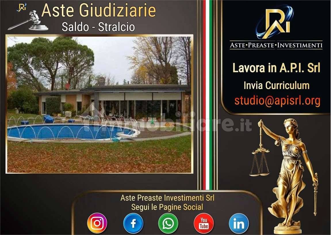 Apartamento de 4 dormitorios en Albizzate, Italy No. 280717