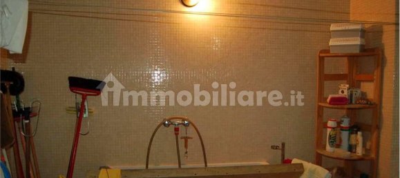 Apartamento de 4 dormitorios en Albizzate, Italy No. 280717 13