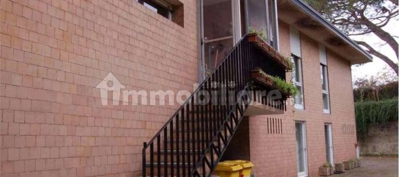 Apartamento de 4 dormitorios en Albizzate, Italy No. 280717 4