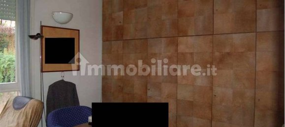 Apartamento de 4 dormitorios en Albizzate, Italy No. 280717 11