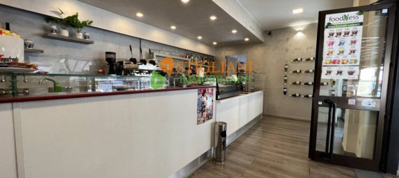 1 room Commercial property in Campobasso, Italy No. 122423 2
