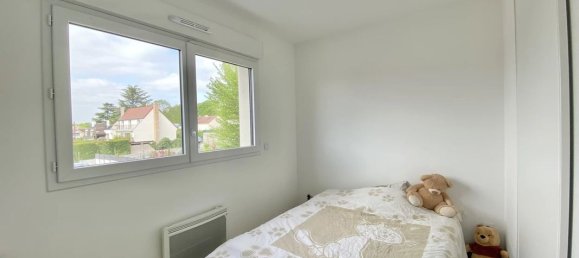 3 bedrooms House in Champs-sur-Marne, France No. 171434 10