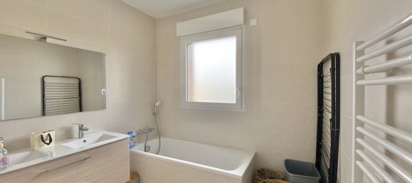 3 bedrooms House in Champs-sur-Marne, France No. 171434 20