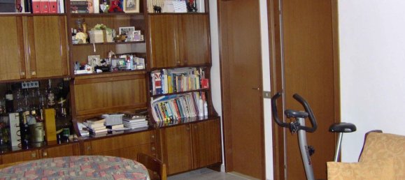 2-salle Appartement à San Donato Milanese, Italy No. 255225 3