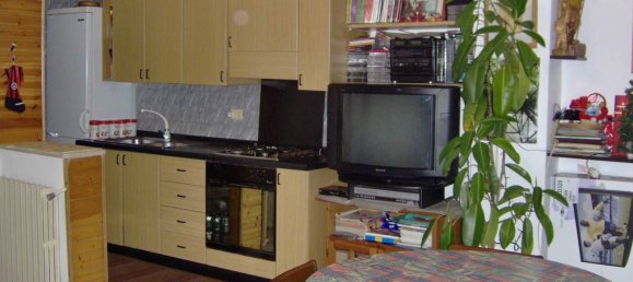 2-salle Appartement à San Donato Milanese, Italy No. 255225 13