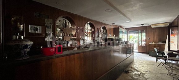 2-Zimmer Gewerbliche Immobilie in Naples, Italy, Nr. 270449 11